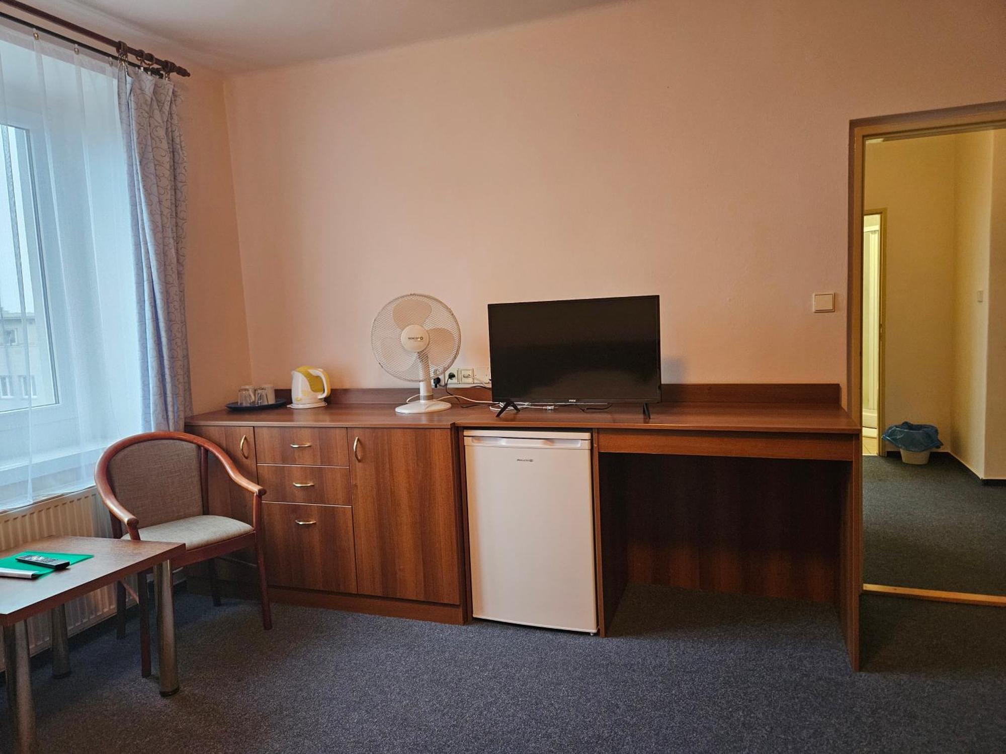 Hotel Trim Pardubice Exterior foto
