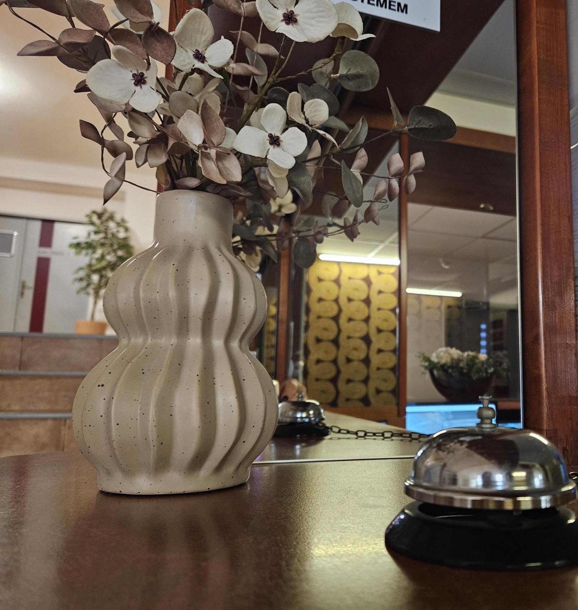 Hotel Trim Pardubice Exterior foto